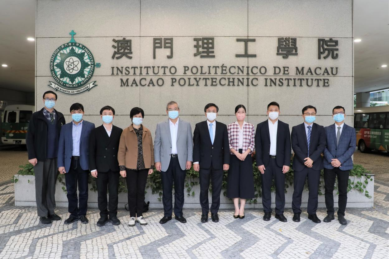廣東省智能科學(xué)與技術(shù)研究院院長張旭院士一行訪問澳門理工學(xué)院