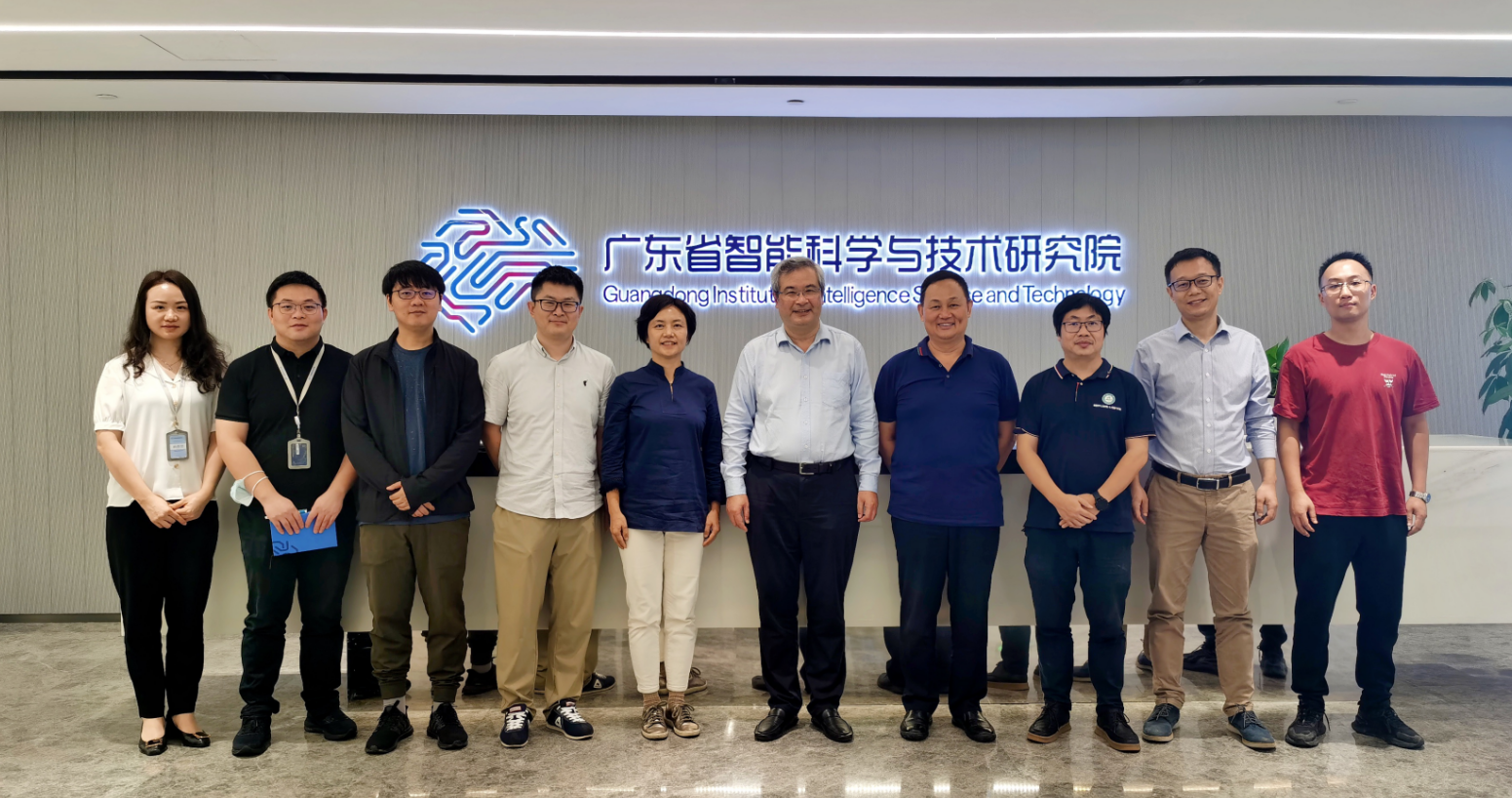暨南大學(xué)珠海校區(qū)管委會(huì)楊丹主任一行來(lái)訪交流