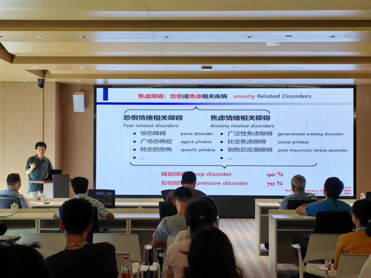 浙江大學(xué)副校長李曉明教授應(yīng)邀為我院師生 作學(xué)術(shù)報告