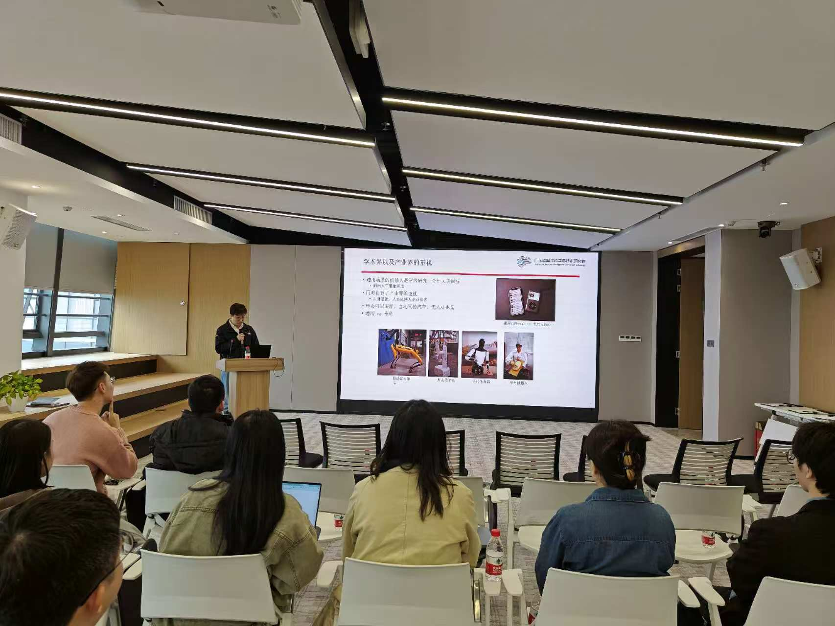 “科學(xué)研究技術(shù)與方法”系列課程第十六講：融合具身智能靈巧操作技術(shù)和類腦計(jì)算的思考